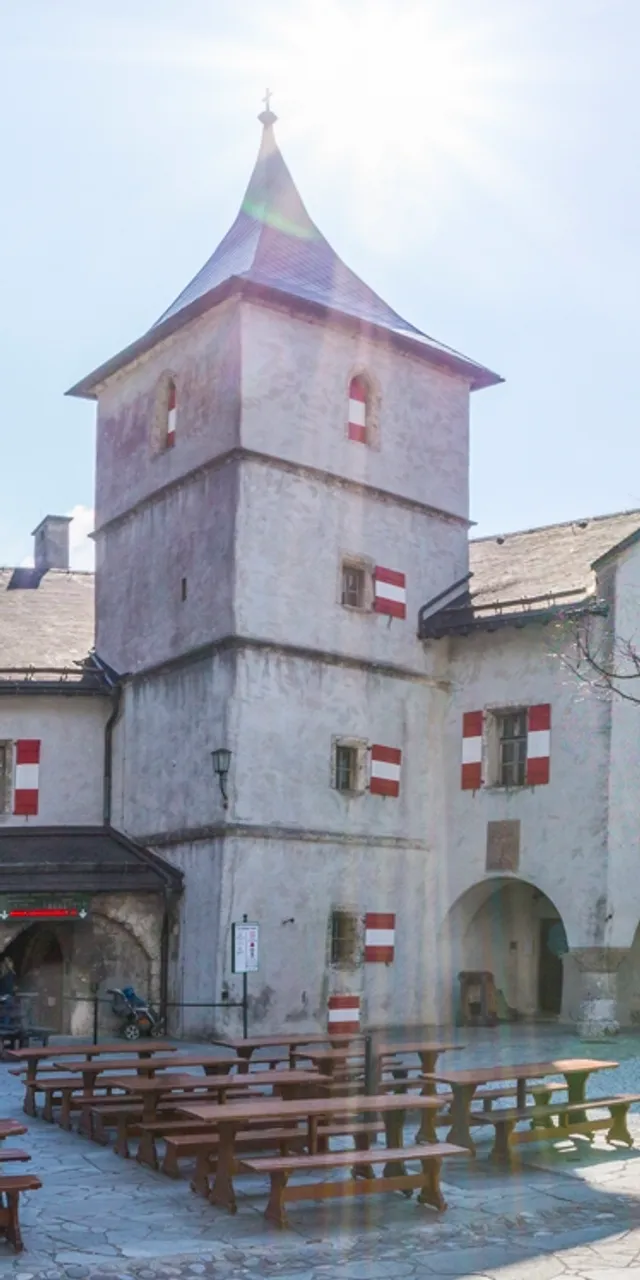 Burghof Burg Hohenwerfen 